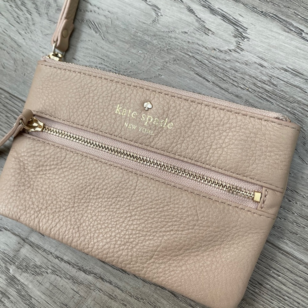 Kate Spade nude wristlet